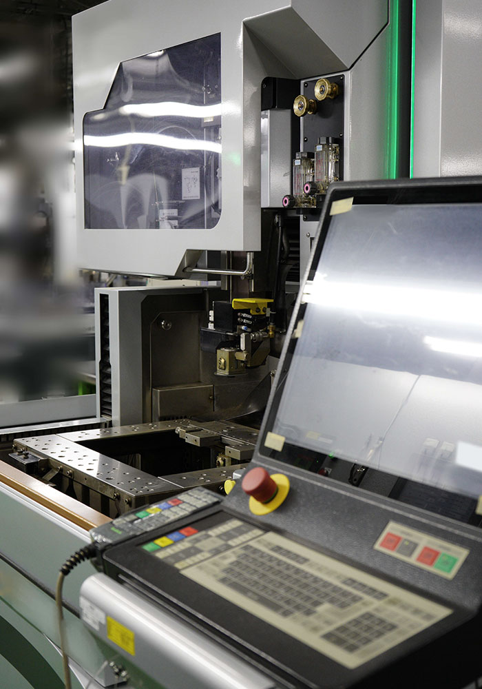 Wire cut machine